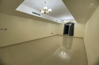 شقة - 2 غرف نوم - 3 حمامات للايجار في النصر - الدوحة