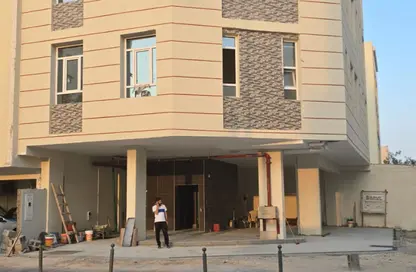 بناية كاملة - 1 حمام للبيع في ام غويلينا - أم غويلينا - الدوحة