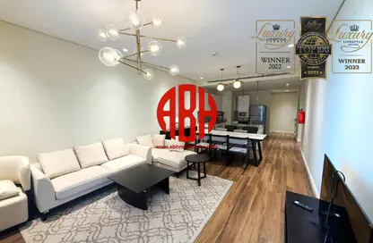 Apartment - 2 Bedrooms - 3 Bathrooms for rent in Floresta Gardens - Floresta Gardens - The Pearl Island - Doha