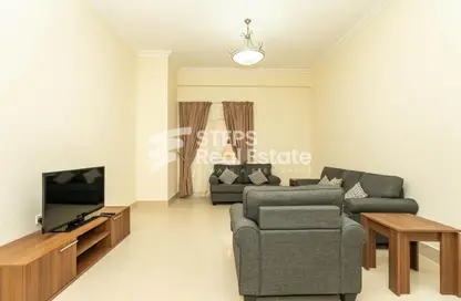 Apartment - 2 Bedrooms - 2 Bathrooms for rent in Anas Street - Fereej Bin Mahmoud North - Fereej Bin Mahmoud - Doha