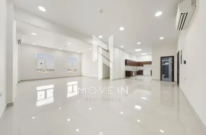 شقة - 3 غرف نوم - 3 حمامات للايجار في شارع الوعب - الوعب - الدوحة