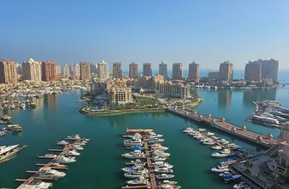 شقة - 3 غرف نوم - 4 حمامات للايجار في طريق بورتو الشرقي - بورتو أرابيا - جزيرة اللؤلؤة - الدوحة