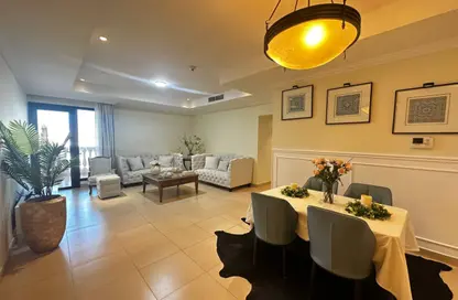 Apartment - 2 Bedrooms - 2 Bathrooms for rent in Porto Arabia - The Pearl Island - Doha