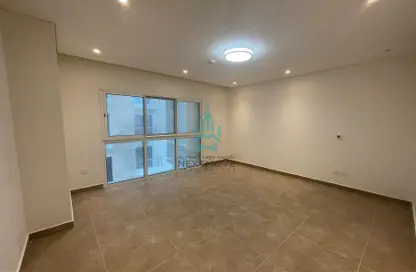 Empty Room image for: Apartment - 2 Bedrooms - 3 Bathrooms for rent in Al Erkyah City - Lusail, Image 1