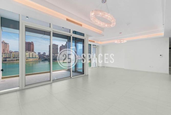 956266 - Property Image 2