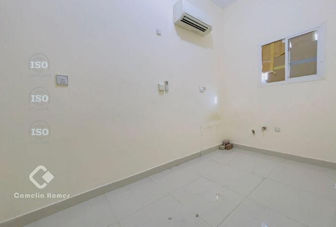 956637 - Property Image 2