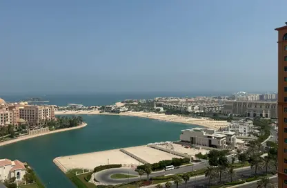 Apartment - 2 Bedrooms - 3 Bathrooms for rent in Tower 16 - Porto Arabia - The Pearl Island - Doha