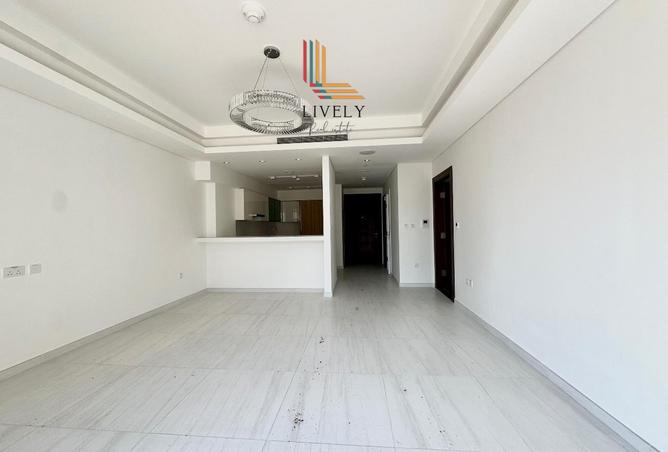 960916 - Property Image 2