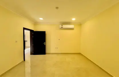 Apartment - 6 Bedrooms - 6 Bathrooms for rent in Al Kheesa - Al Kheesa - Umm Salal Mohammed