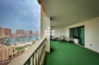 Apartment - 2 Bedrooms - 2 Bathrooms for rent in Tower 10 - Porto Arabia - The Pearl Island - Doha