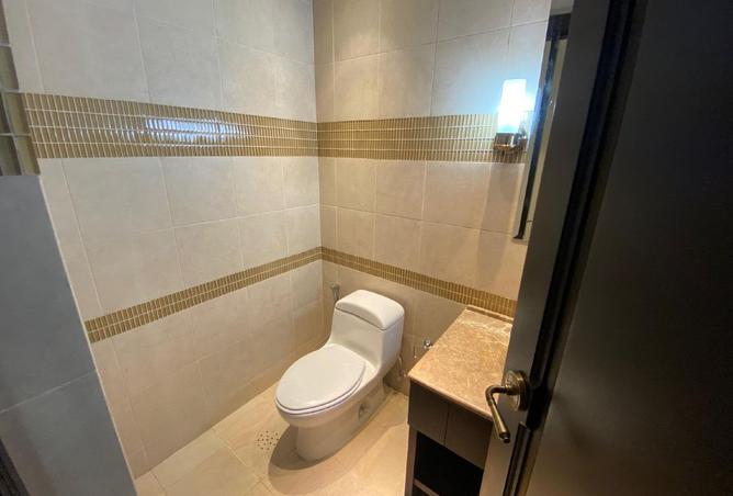 932313 - Property Image 2