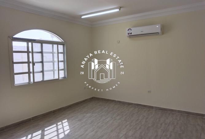 955210 - Property Image 2