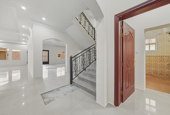 989379 - Property Image 3