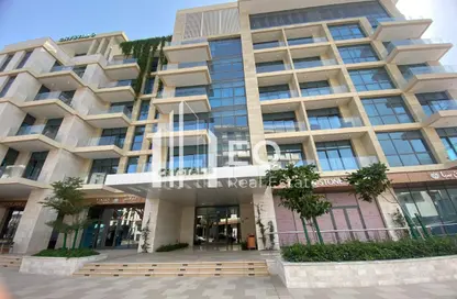 Apartment - 1 Bedroom - 2 Bathrooms for sale in Gewan Island - The Pearl Island - Doha