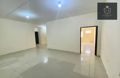 مجمع سكني - 5 غرف نوم - 4 حمامات للايجار في المنطقة الصناعية 1 - المنطقة الصناعية - الدوحة
