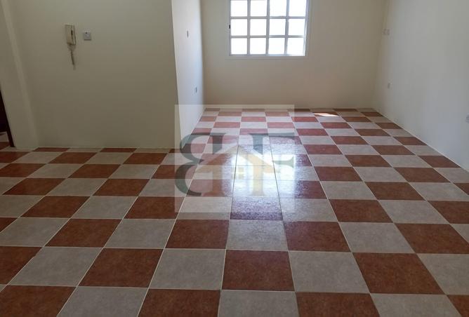 930692 - Property Image 2