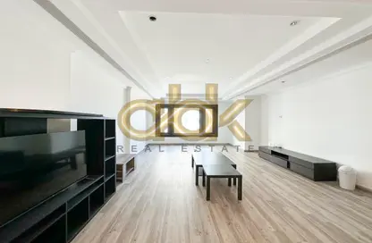 Apartment - 1 Bedroom - 2 Bathrooms for rent in East Porto Drive - Porto Arabia - The Pearl Island - Doha