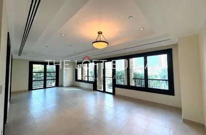 Apartment - 1 Bedroom - 2 Bathrooms for rent in West Porto Drive - Porto Arabia - The Pearl Island - Doha