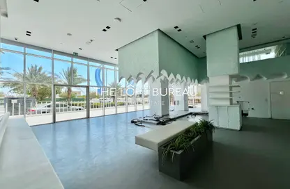 Retail - Studio - 3 Bathrooms for rent in Lusail Residence - Marina District - Lusail