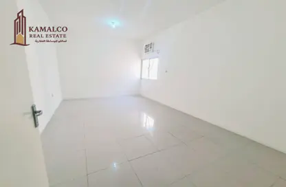 شقة - 4 غرف نوم - 2 حمامات للايجار في فريج بن محمود - الدوحة