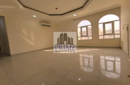 Apartment - 3 Bedrooms - 3 Bathrooms for rent in Bin Omran - Fereej Bin Omran - Doha