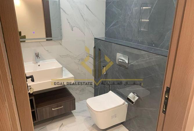 957560 - Property Image 3