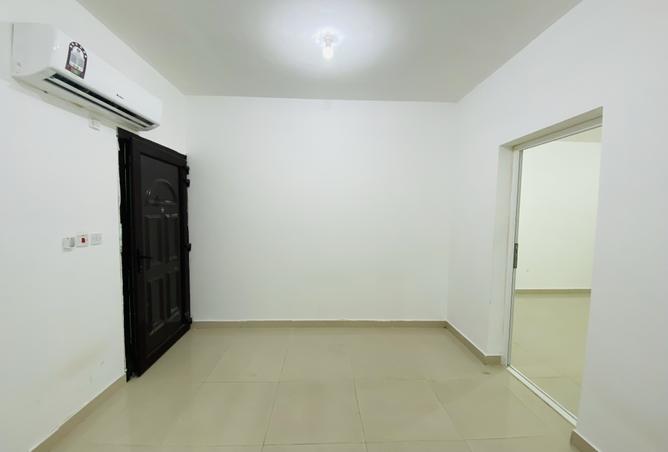 981808 - Property Image 2