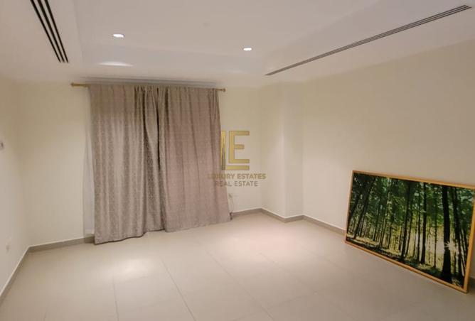 886842 - Property Image 2