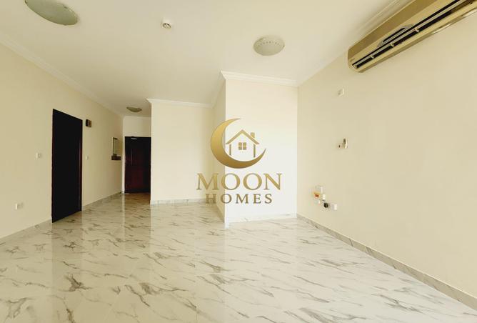 972037 - Property Image 2