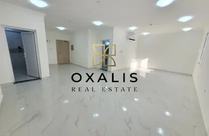 Apartment - 2 Bedrooms - 3 Bathrooms for rent in Bin Omran 28 - Fereej Bin Omran - Doha