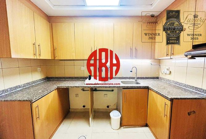 983995 - Property Image 3