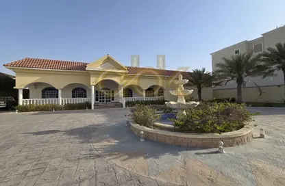 Villa - 3 Bedrooms - 6 Bathrooms for sale in Umm Abirieh - Al Shamal