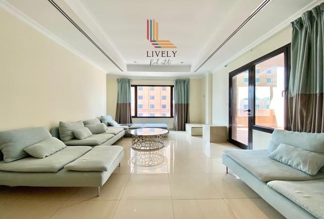 992588 - Property Image 2