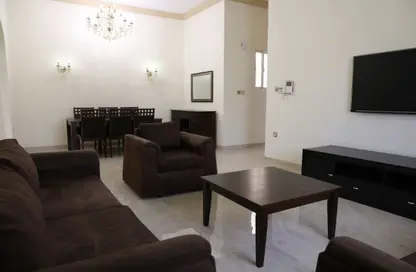 Apartment - 1 Bedroom - 2 Bathrooms for rent in Anas Street - Fereej Bin Mahmoud North - Fereej Bin Mahmoud - Doha
