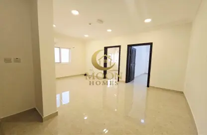 Apartment - 2 Bedrooms - 2 Bathrooms for rent in Bin Omran - Fereej Bin Omran - Doha