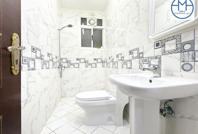 982743 - Property Image 3