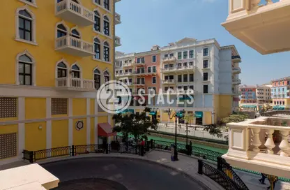 Apartment - 2 Bedrooms - 3 Bathrooms for rent in Carnaval - Qanat Quartier - The Pearl Island - Doha