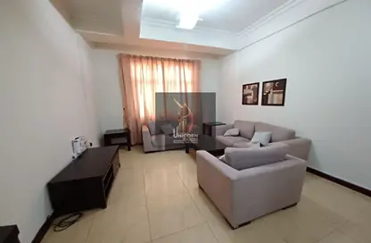 Apartment - 2 Bedrooms - 2 Bathrooms for rent in Al Sadd Road - Al Sadd - Doha