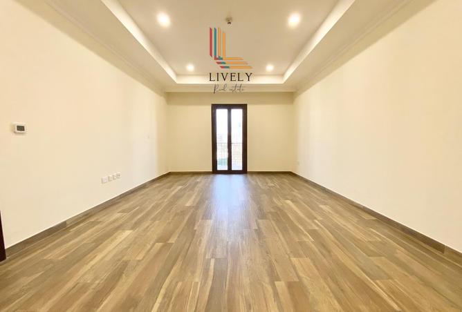 993735 - Property Image 2