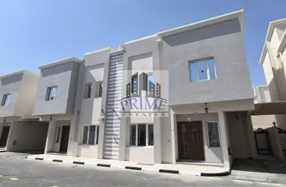 مجمع سكني - 7 غرف نوم - 8 حمامات للايجار في شارع المرخية - المرخية - الدوحة