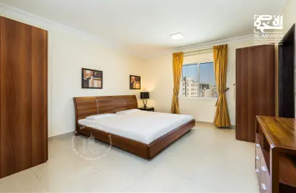 Apartment - 3 Bedrooms - 3 Bathrooms for rent in Gulf Residence 17 - Gulf Residences - Umm Ghuwailina - Doha