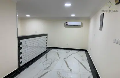 Apartment - 1 Bedroom - 1 Bathroom for rent in Al Mansoura - Al Mansoura - Doha
