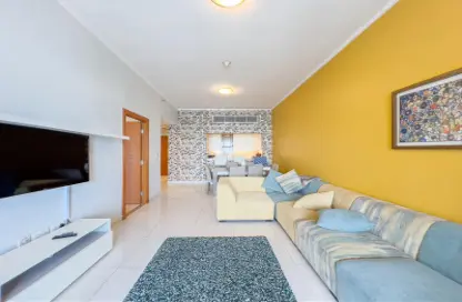 Apartment - 2 Bedrooms - 2 Bathrooms for rent in Viva East - Viva Bahriyah - The Pearl Island - Doha