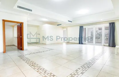 Apartment - 2 Bedrooms - 3 Bathrooms for sale in West Porto Drive - Porto Arabia - The Pearl Island - Doha