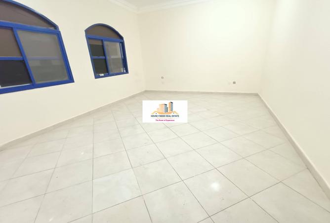 983752 - Property Image 3