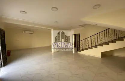 Empty Room image for: Villa - 6 Bedrooms - 4 Bathrooms for rent in Al Gharrafa - Doha, Image 1