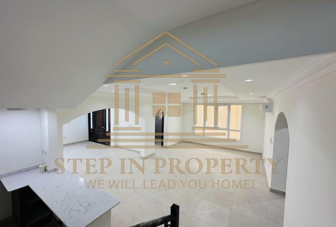 956429 - Property Image 2