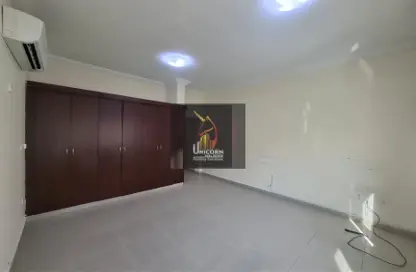 Compound - 4 Bedrooms - 4 Bathrooms for rent in Umm Al Seneem Street - Ain Khaled - Doha