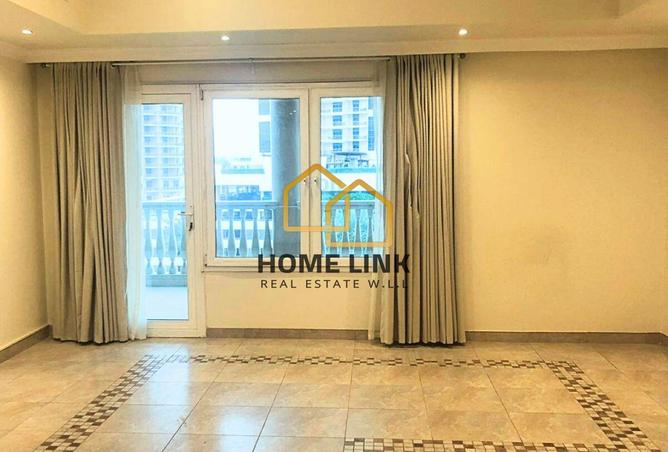 929131 - Property Image 2