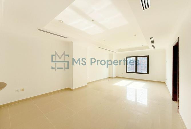 932415 - Property Image 3